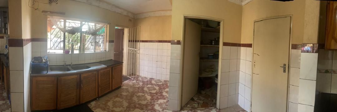 5 Bedroom House for Rent at Sally Mugabe Heights in Domboshawa
