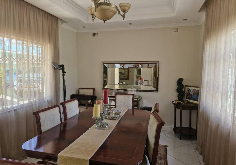 5 Bedroom House for Sale in Alexander Park 