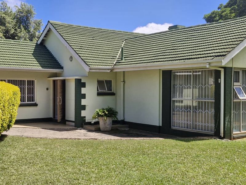 5 Bedroom House for Sale in Alexander Park 