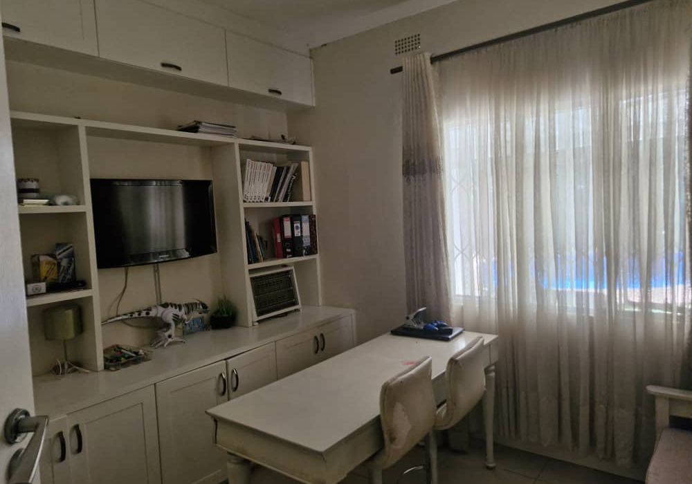 5 Bedroom House for Sale in Alexander Park 