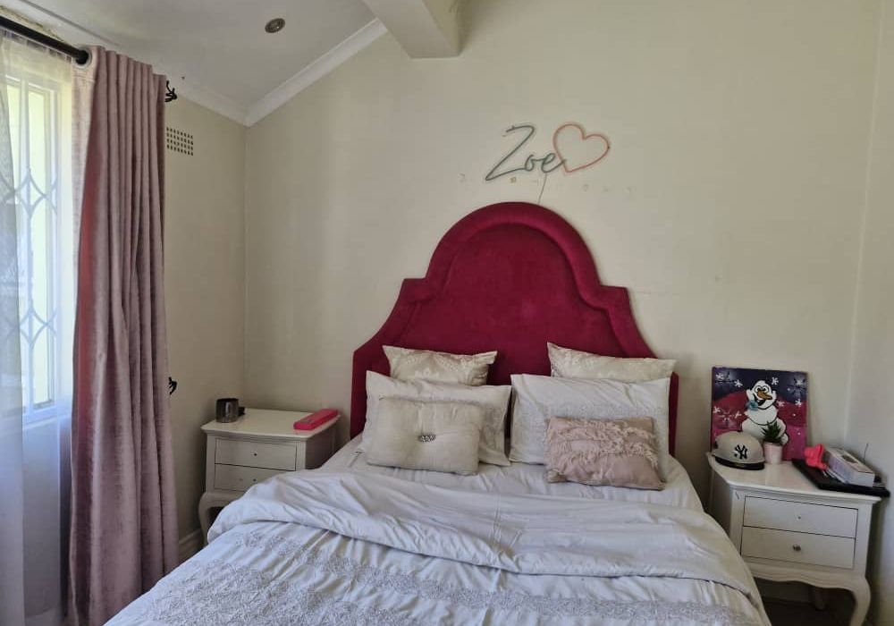 5 Bedroom House for Sale in Alexander Park 