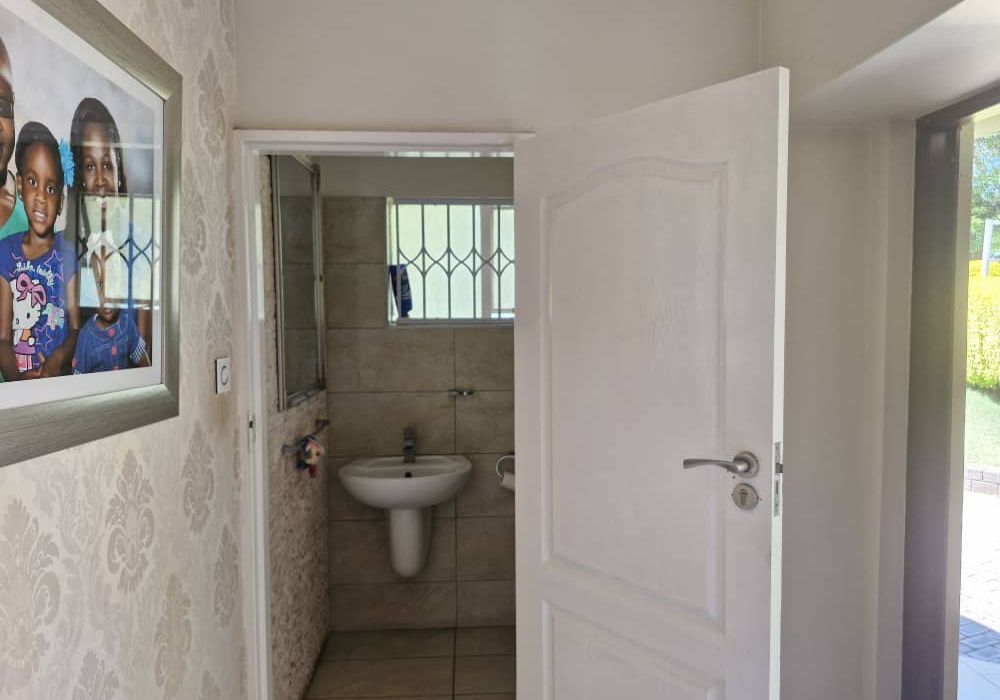 5 Bedroom House for Sale in Alexander Park 