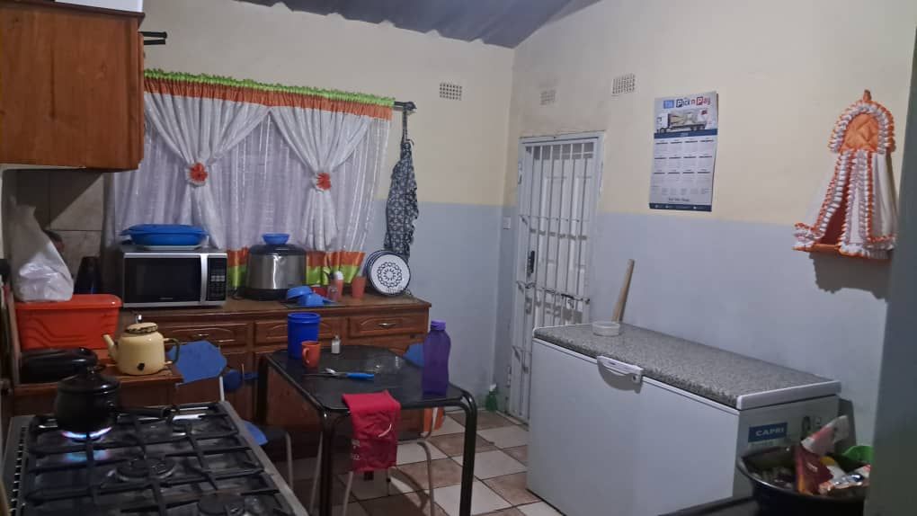 5 Bedroom House for Sale in Budiriro 1