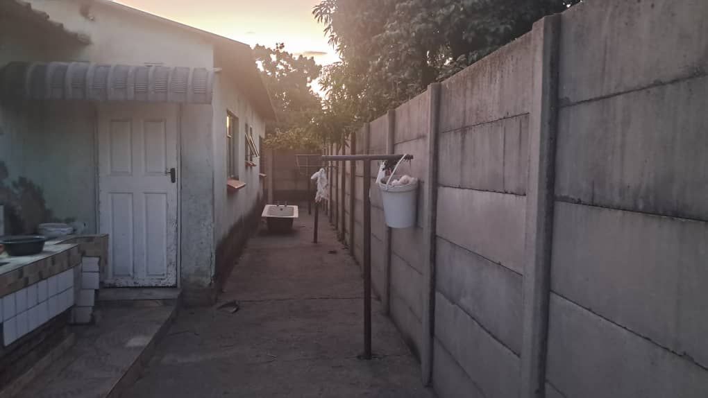 5 Bedroom House for Sale in Budiriro 1