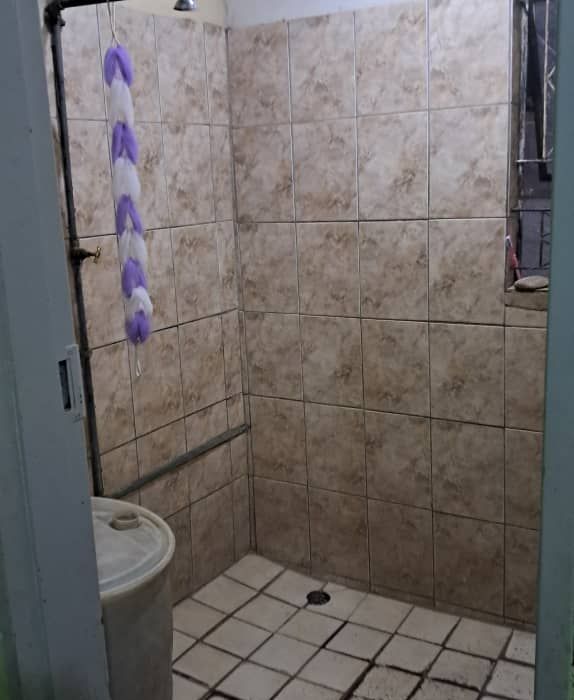 5 Bedroom House for Sale in Budiriro 1