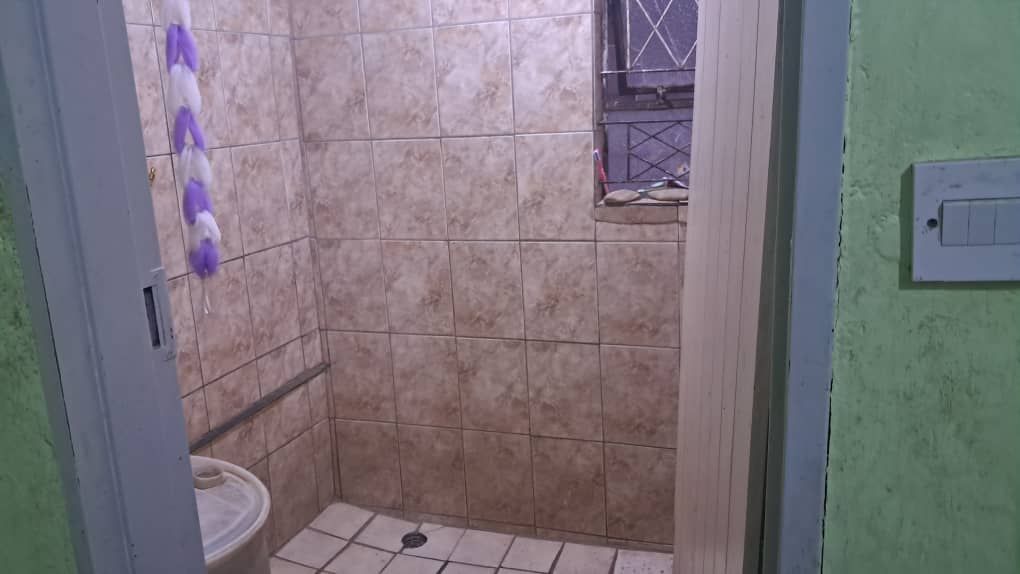 5 Bedroom House for Sale in Budiriro 1