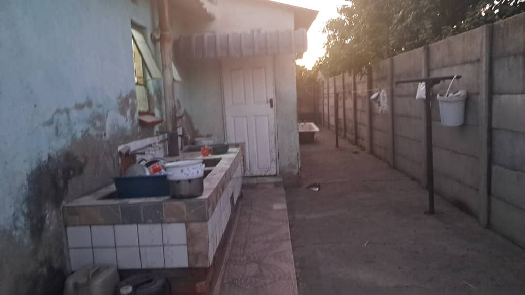 5 Bedroom House for Sale in Budiriro 1