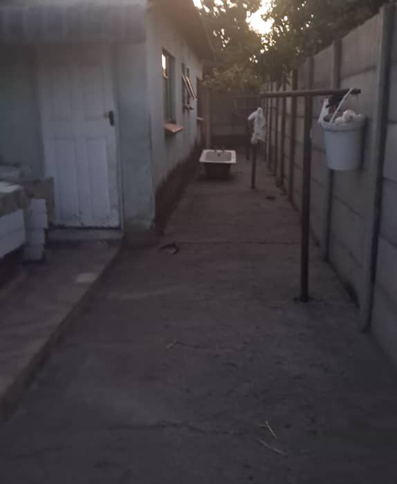 5 Bedroom House for Sale in Budiriro 1
