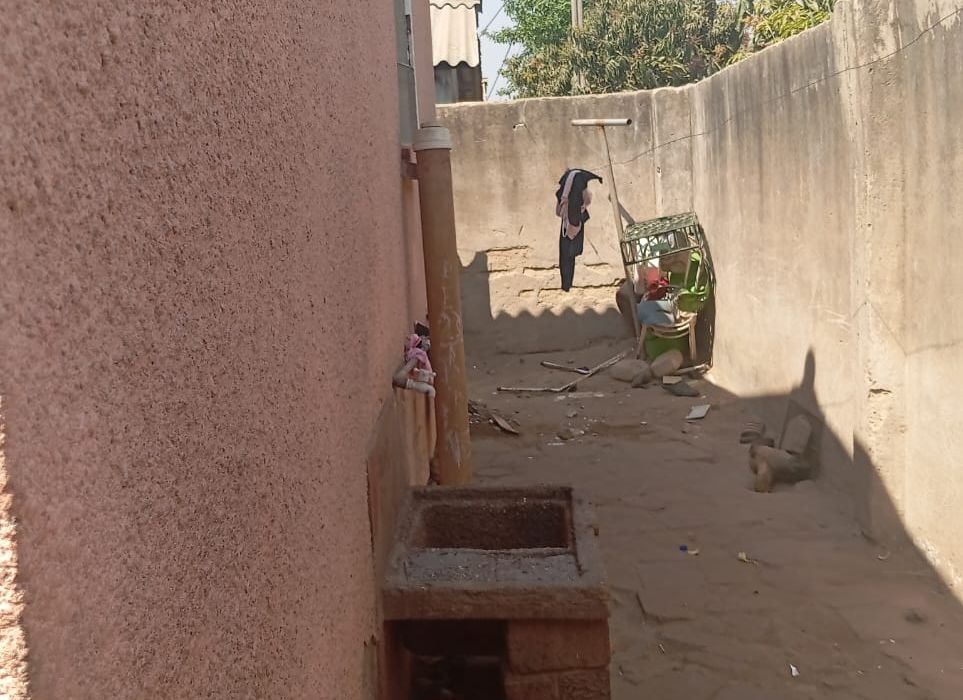 5 Bedroom House for sale in Chitungwiza, Seke Unit M