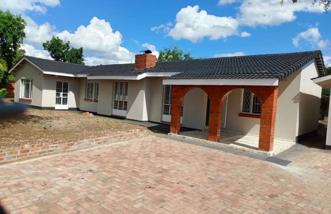 5 Bedroom House for Sale in Emerald Hill 