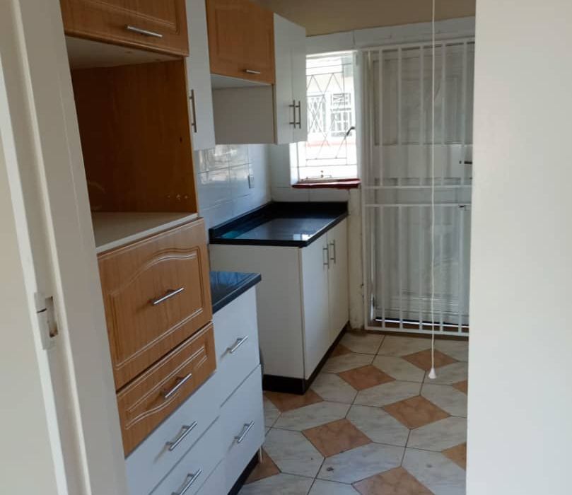 5 Bedroom House for Sale in Emerald Hill 