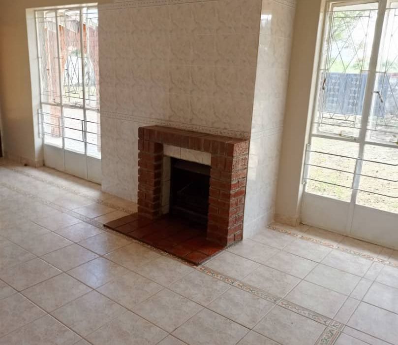 5 Bedroom House for Sale in Emerald Hill 