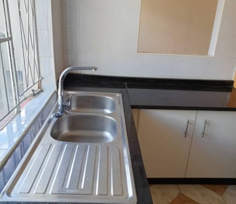 5 Bedroom House for Sale in Emerald Hill 