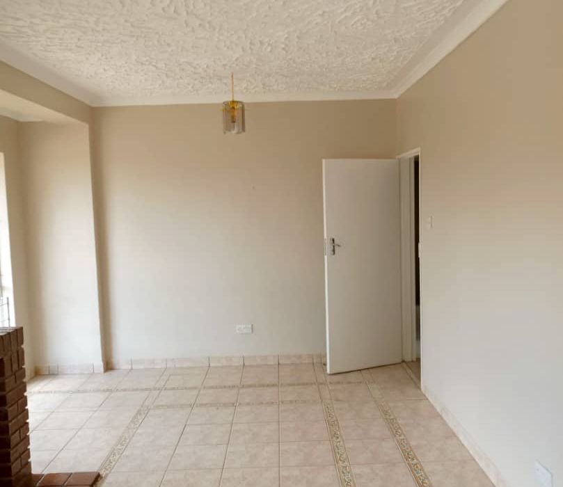 5 Bedroom House for Sale in Emerald Hill 