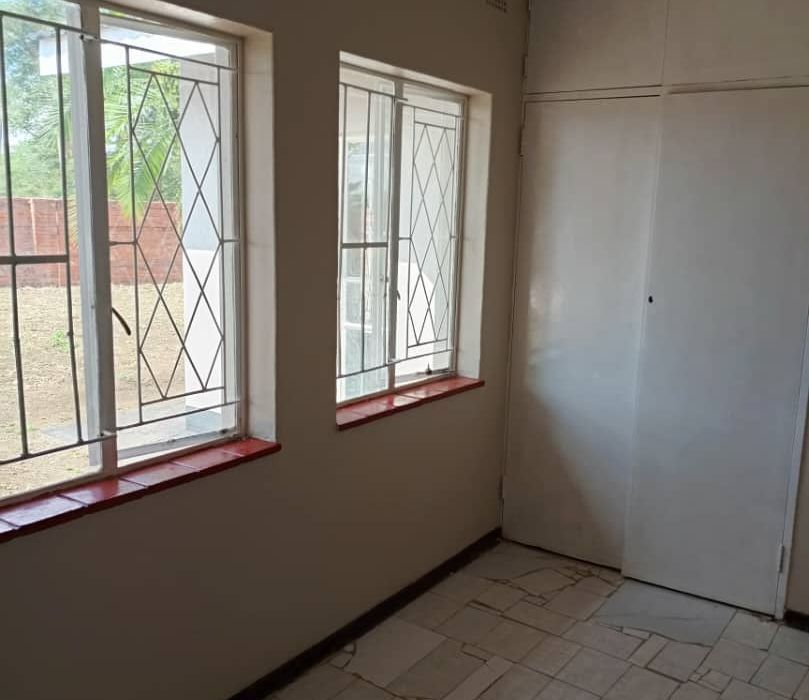 5 Bedroom House for Sale in Emerald Hill 