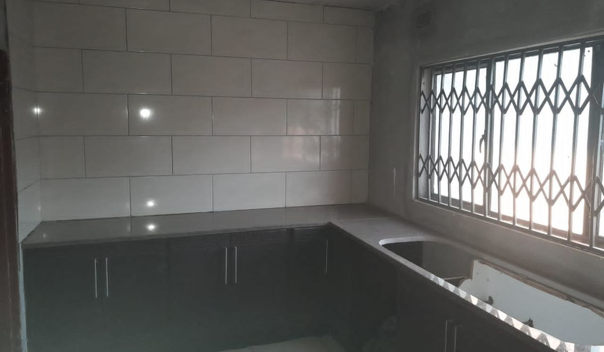 5 Bedroom House for Sale in Fairview Park 