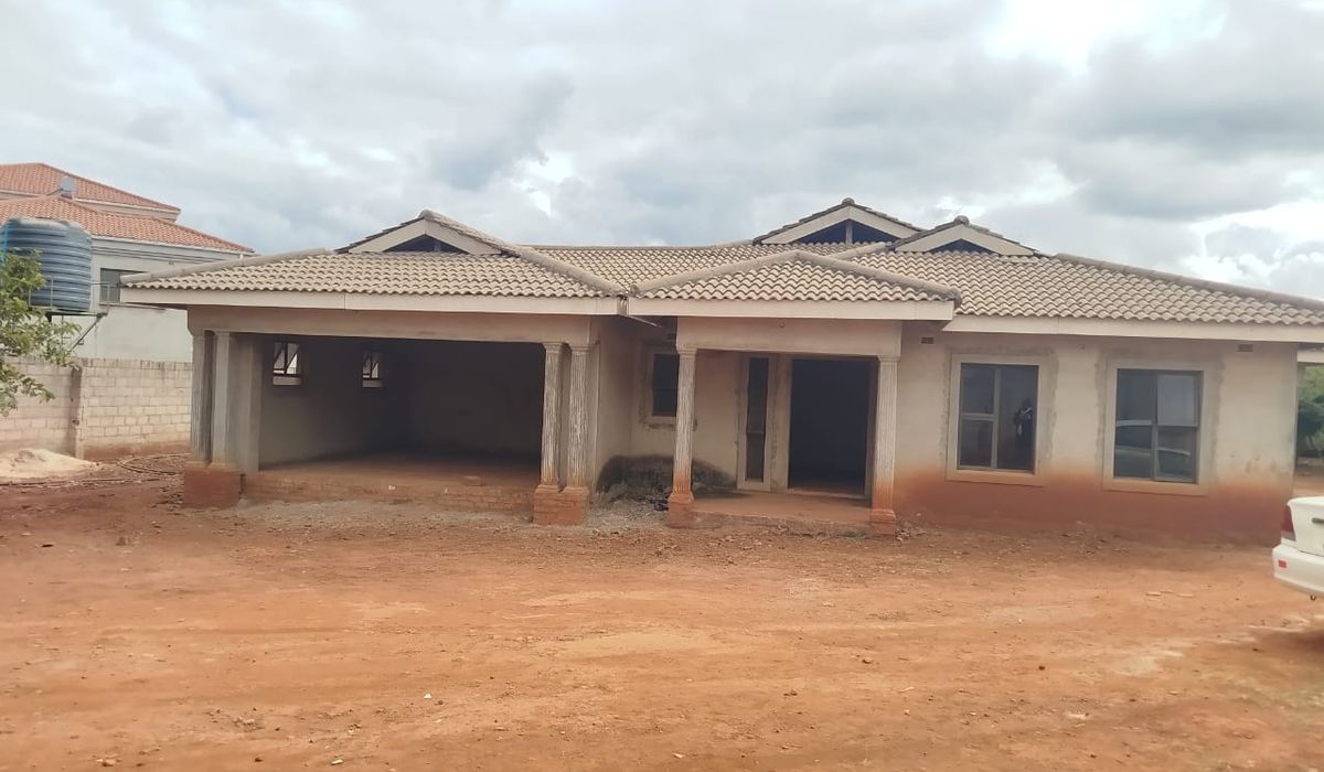 5 Bedroom House for Sale in Gletwin, featuring a Cottage 