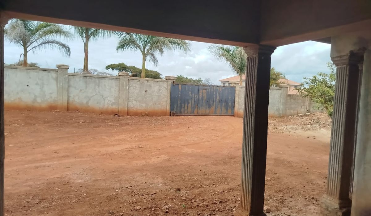 5 Bedroom House for Sale in Gletwin, featuring a Cottage 