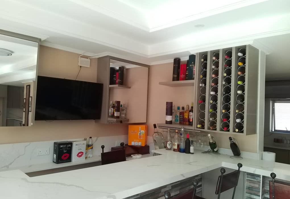 5 Bedroom House for Sale in Greendale 