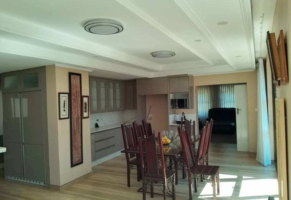 5 Bedroom House for Sale in Greendale 