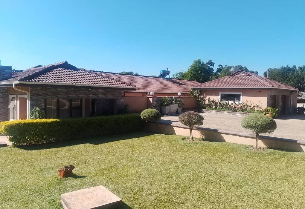 5 Bedroom House for Sale in Greendale 