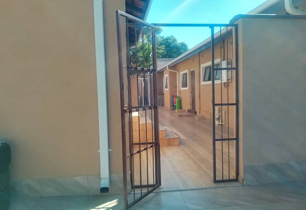5 Bedroom House for Sale in Greendale 
