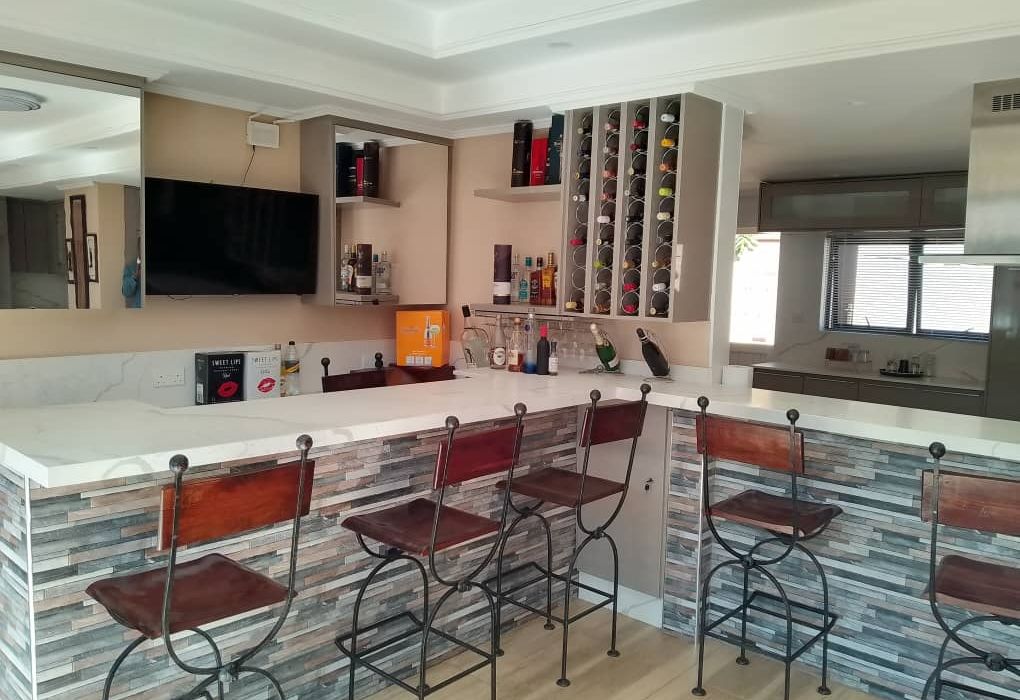 5 Bedroom House for Sale in Greendale 