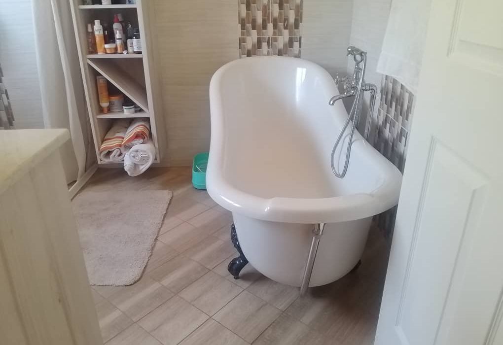 5 Bedroom House for Sale in Greendale 
