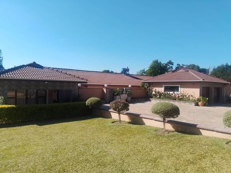 5 Bedroom House for Sale in Greendale 