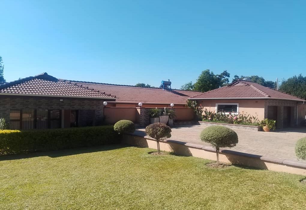 5 Bedroom House for Sale in Greendale 