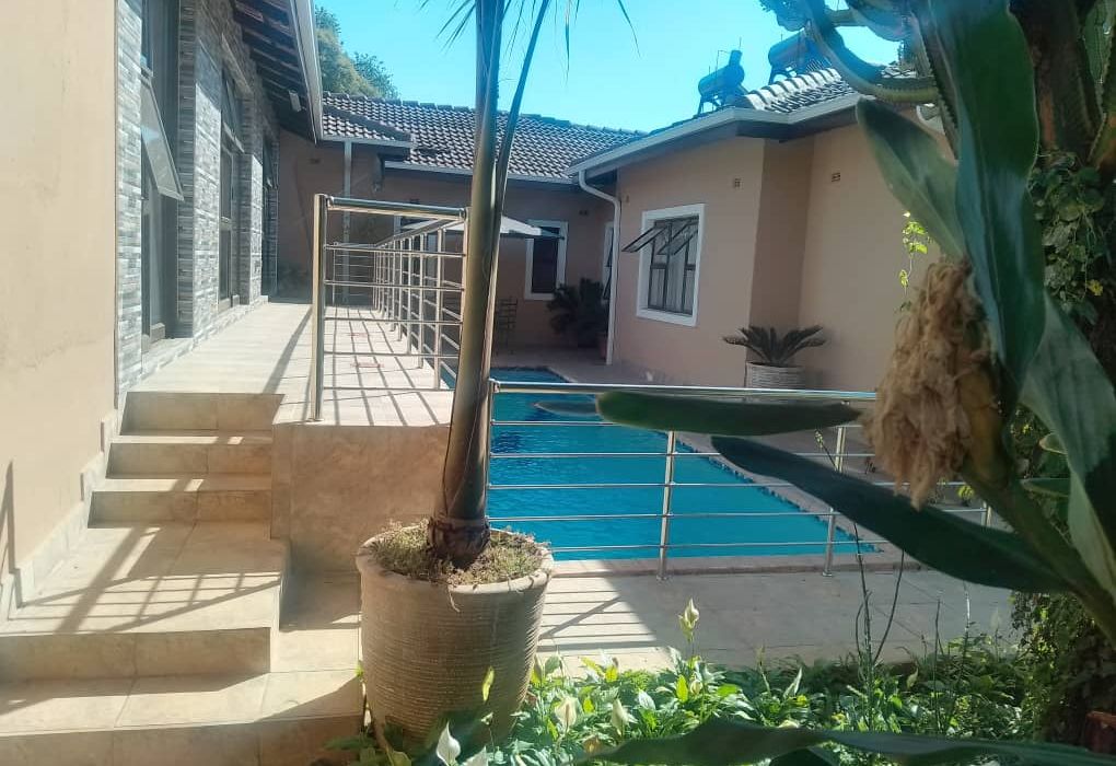 5 Bedroom House for Sale in Greendale 