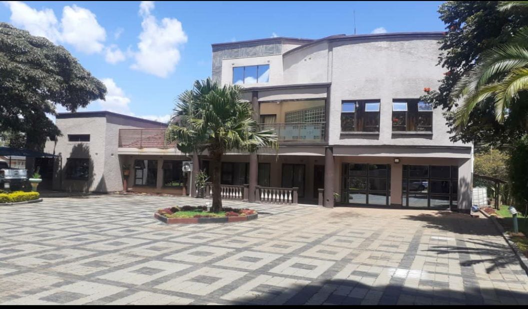 5 Bedroom House for Sale in in Borrowdale 