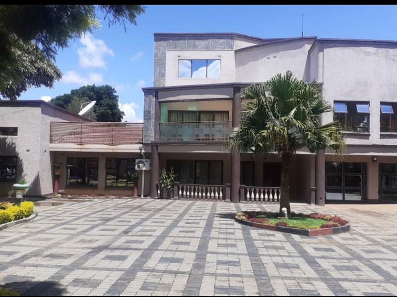 5 Bedroom House for Sale in in Borrowdale 