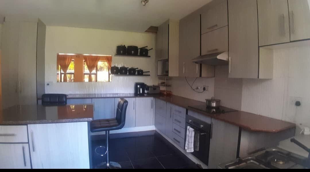 5 Bedroom House for Sale in in Borrowdale 