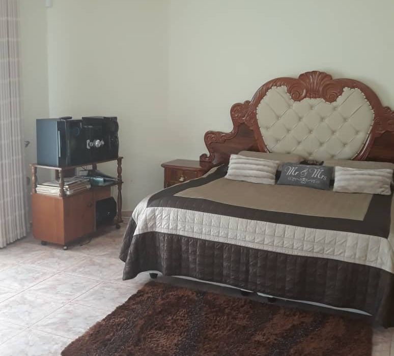 5 Bedroom House for Sale in Kwekwe - Golden Acres 