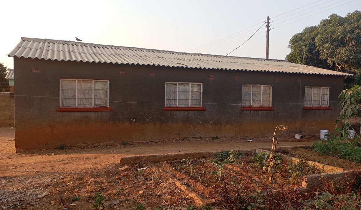 5 Bedroom House for Sale in KweKwe