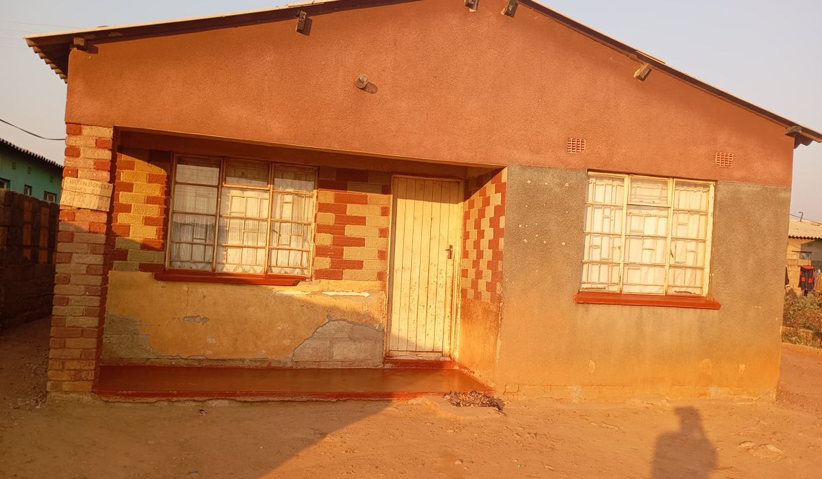 5 Bedroom House for Sale in KweKwe