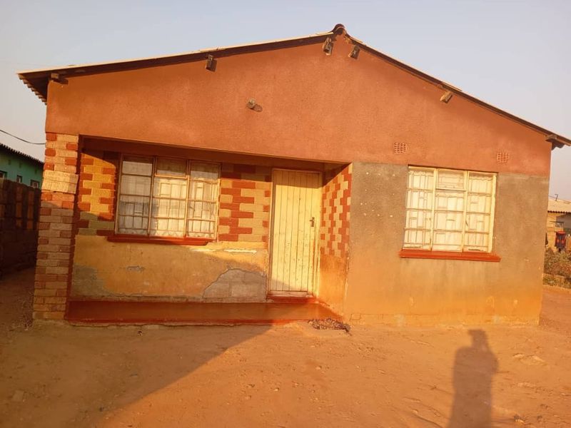 5 Bedroom House for Sale in Mbizo,  Kwekwe