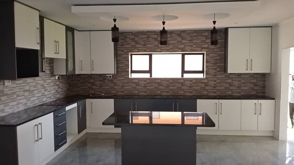 5 Bedroom House for Sale in Mount Pleasant Heights 