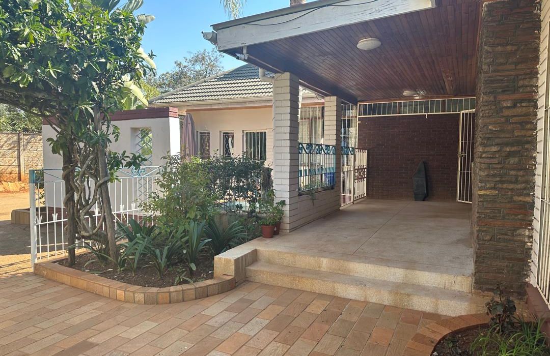 5 Bedroom House for Sale in Old Mount Pleasant