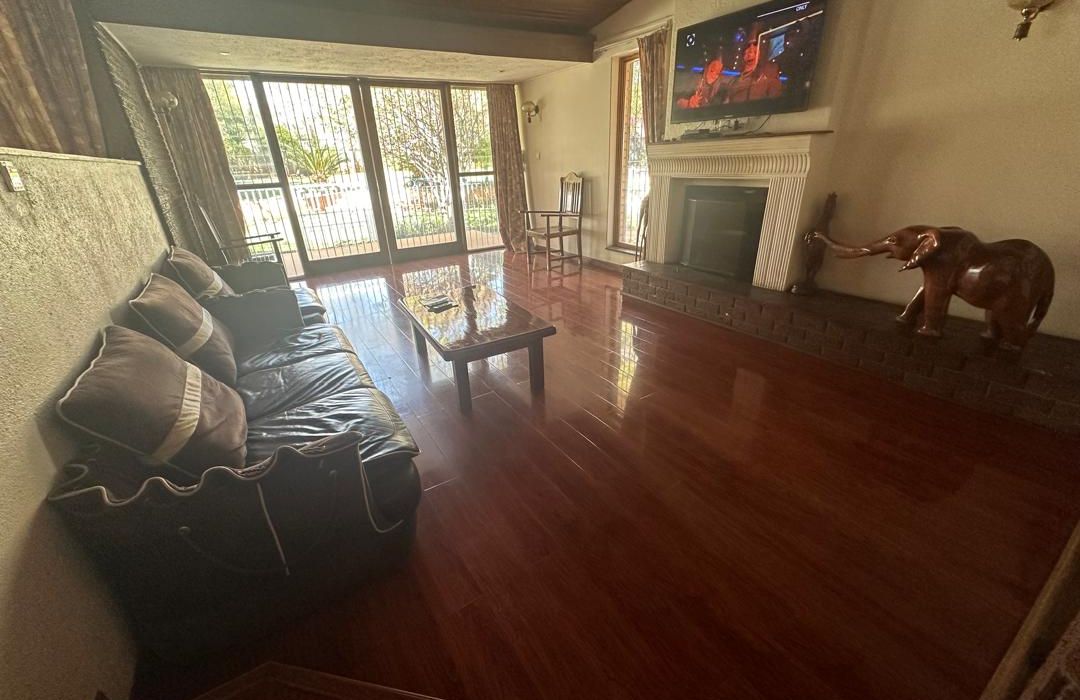 5 Bedroom House for Sale in Old Mount Pleasant