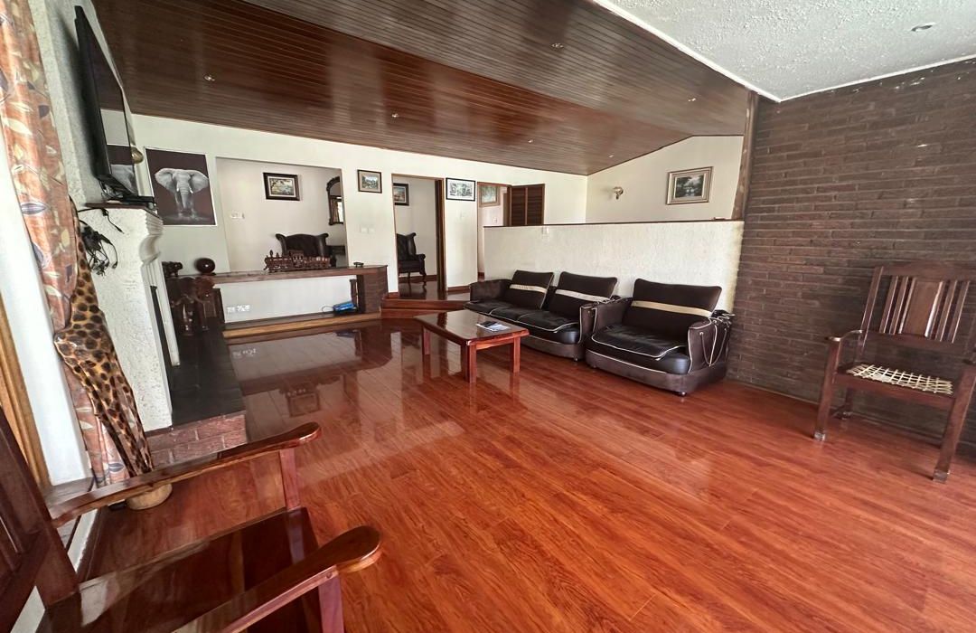 5 Bedroom House for Sale in Old Mount Pleasant