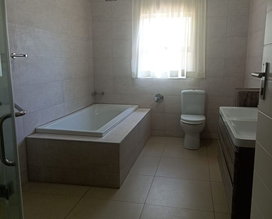 5 Bedroom House for Sale in Vainona 