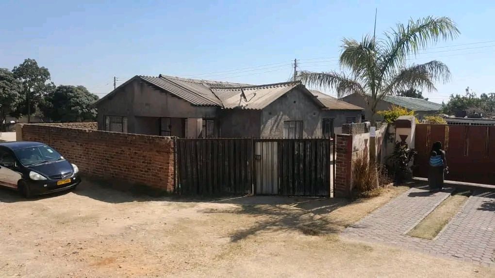 5 Bedroom House in Budiriro2 for Sale 