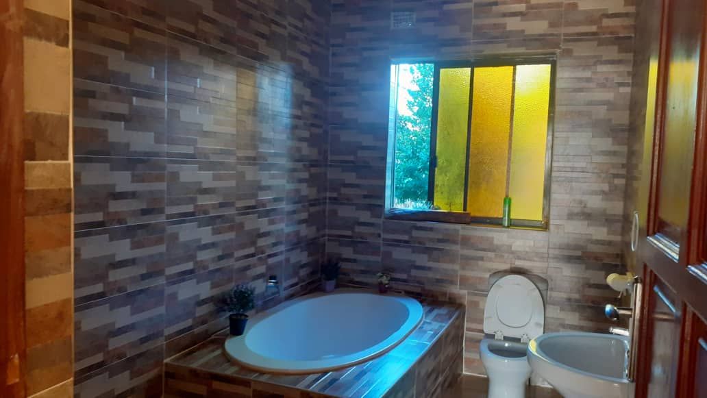 5  Bedroom House in Glewtin Park for Sale