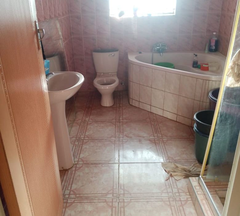 5 Bedroom House in Goodhope, Westgate for Sale 