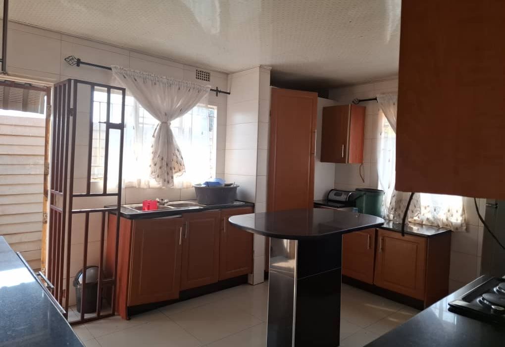 5 Bedroom House in Granary, Phase 3 for Sale 