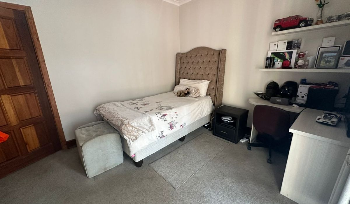 5 Bedroom House in Marlborough for Sale 
