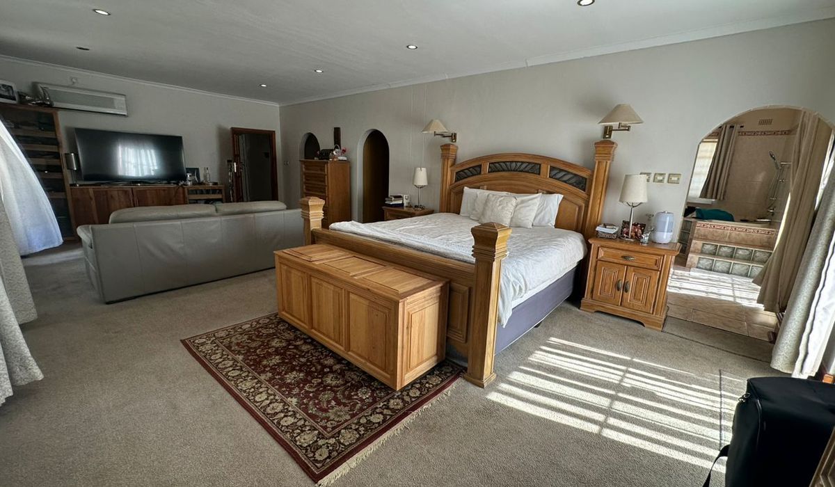 5 Bedroom House in Marlborough for Sale 