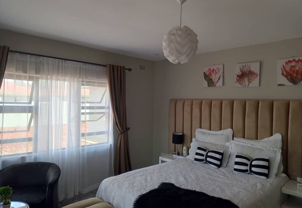 5 Bedroom House in Mount Pleasant Heights, Phase 2 for Sale 